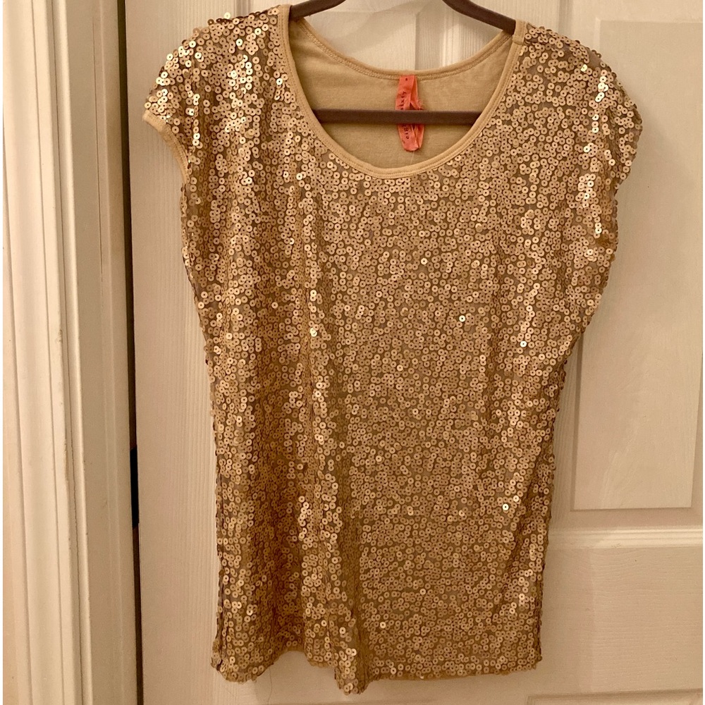 Dressy Eight Sixty sequin top in gold cap short sleeves